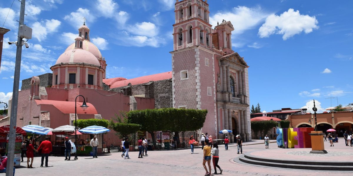 Understanding Mexico's Small-Town Culture: Markets, Plazas, and Fiestas