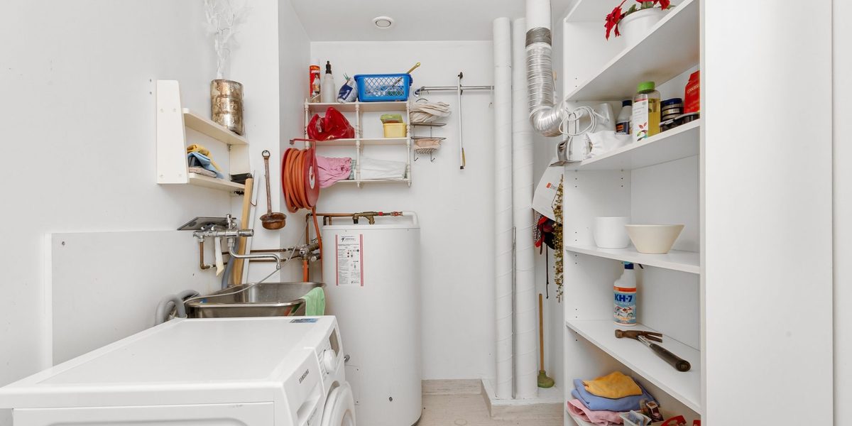 How Water Heaters Work: Tank and Tankless, Explained